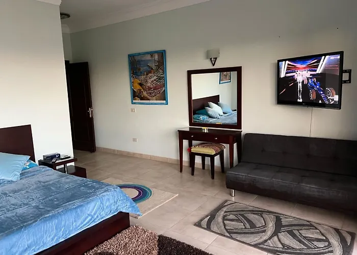 La Vista 5 Beachfront 265m Luxury Ain Suchna